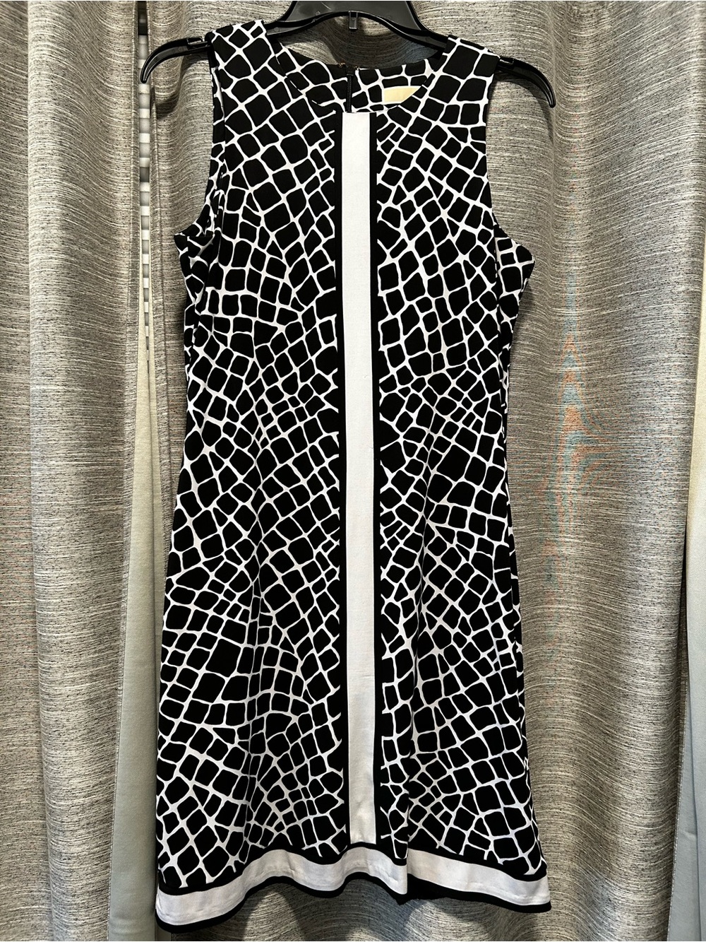 MICHAEL Michael Kors Black and White Geometric Sleeveless Shift Dress